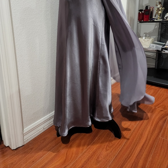 One shoulder ruched nylon  overlay, flowing stain gown. - Picture 7 of 8